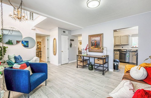 El Paso House | Stylish themed 2BR w/Office · Great for Professionals · Cozy, Clean & Peaceful