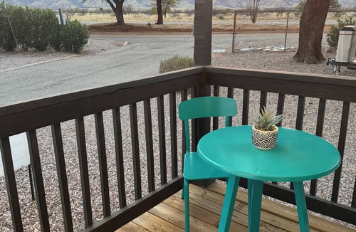 Sierra Vista Cottage | Stylish Tiny home Near Base and Downtown