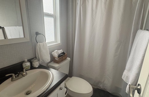 Sierra Vista Cottage | Stylish Tiny home Near Base and Downtown