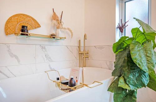 Trafford House | Stylish Town House