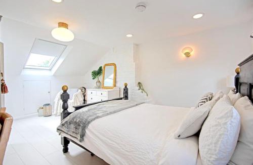 Trafford House | Stylish Town House