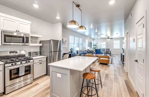 Central Oklahoma City House | Stylish Townhome Near Plaza District & Milam Park