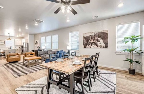 Central Oklahoma City House | Stylish Townhome Near Plaza District & Milam Park