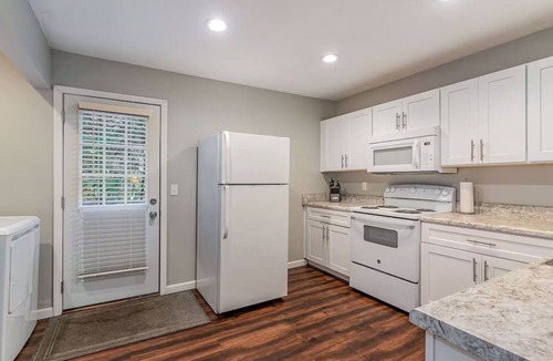 Nashville Condo | Stylish Twin Condos Near Downtown/Airport