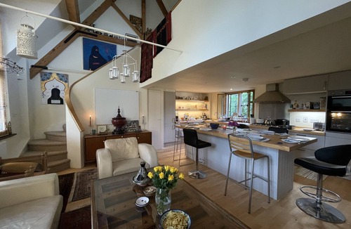 Wandsworth Common Condo | Stylish two-bedroom condo with free parking.