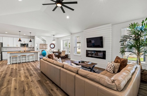 Cottonwood Shores House | Stylish, two-story home with a firepit, washer/dryer, & central AC