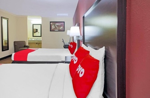 McAllen Hotel | Stylish Unit Close To Mall - Outdoor Pool, Pets Welcome, Free Parking