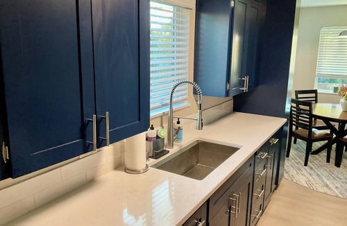 Arnada Apartment | Stylish Uptown Apartment, Steps from Downtown