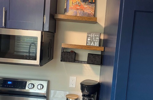 Arnada Apartment | Stylish Uptown Apartment, Steps from Downtown