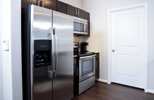 Memorial Apartment | Stylish Urban Getaway in City Centre
