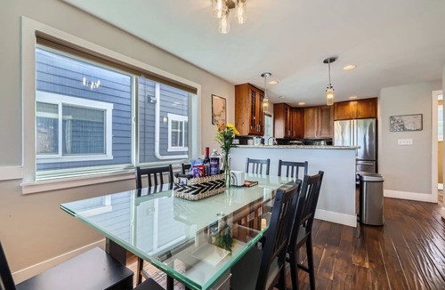 Mann House | Stylish Urban Townhome with Inspiring Eastern View