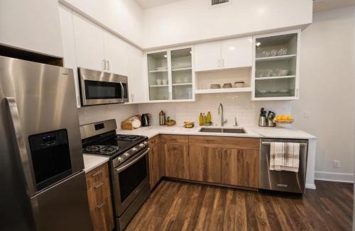 Del Rey Apartment | Stylish Venice Escape Near the Marina & Beachfront