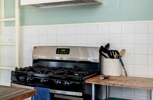 Cambridge House | Stylish Victorian in Historic District