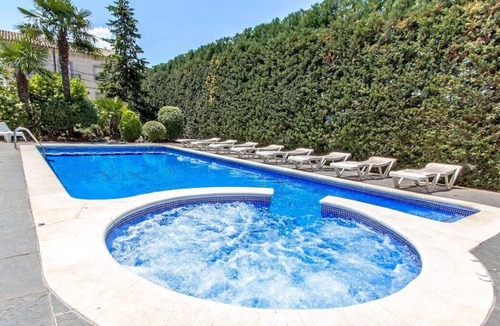 Sant Ramon Villa | Stylish Villa for 27 in Catalonian countryside!