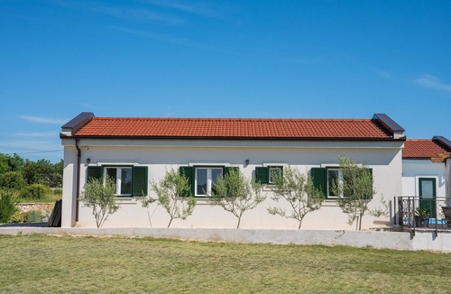 Lovrec Villa | Stylish Villa in Lovreč with Sauna