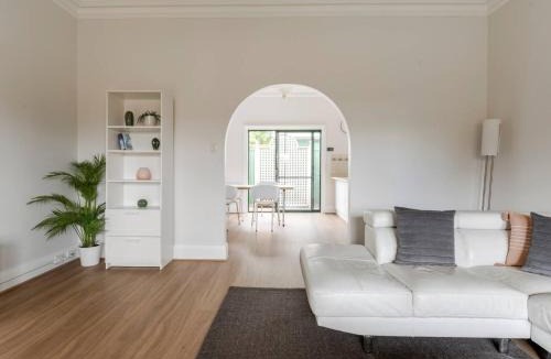 Nailsworth House | Stylish Villa in Nailsworth By Host Solutions