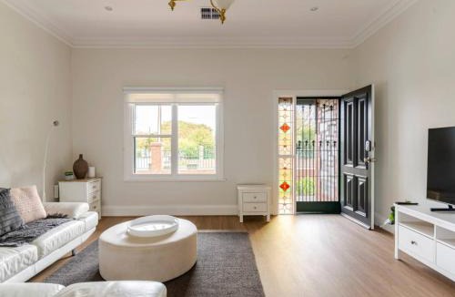 Nailsworth House | Stylish Villa in Nailsworth By Host Solutions