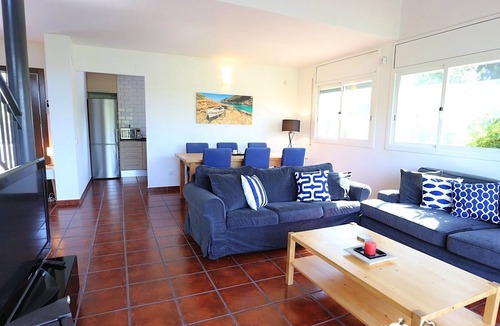 Olivella Villa | Stylish Villa Jupiter with cool Swimming pool and A/C, quiet setting