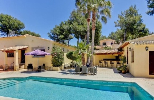 San Jaime Villa | Stylish villa, private pool, summer kitchen and bar!