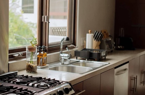 West Hollywood Bed & Breakfast | Stylish W. Hollywood Apartment with Balcony & Parking