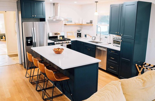 Mount Holly House | Stylish Waterfront Retreat ADA Peaceful Views