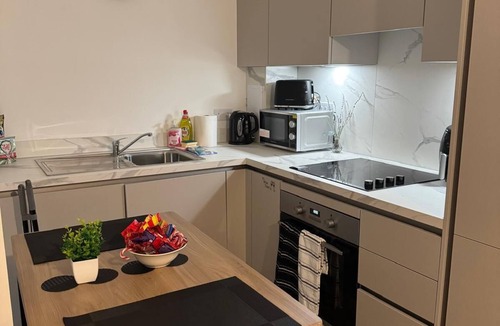 Preston Apartment | Stylish Wembley Park Apt, Balcony, & Views