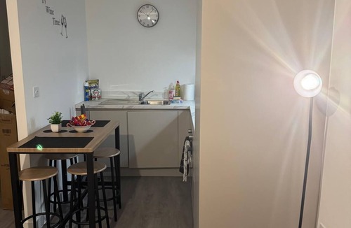 Preston Apartment | Stylish Wembley Park Apt, Balcony, & Views