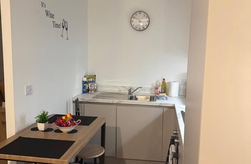 Preston Apartment | Stylish Wembley Park Apt, Balcony, & Views