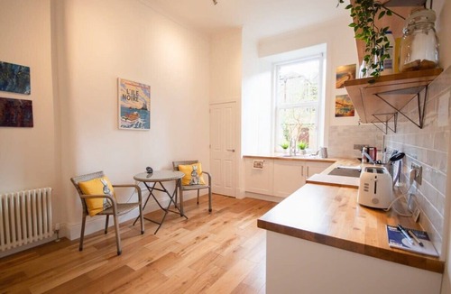 Glasgow Westend Condo | Stylish West End Apartment in Glasgow