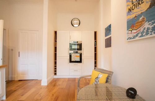 Glasgow Westend Condo | Stylish West End Apartment in Glasgow