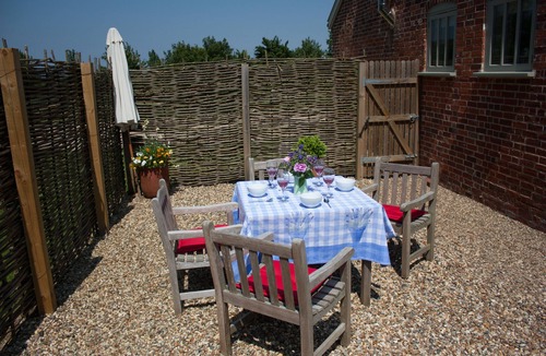 Knodishall Cottage | Stylishly Appointed, Peaceful Countryside