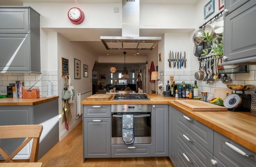 Lee House | Stylishly designed London Townhouse - Garden Oasis! - Pass the Keys