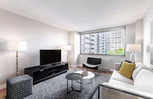 Upper West Side Apartment | Stylishly Designed Upper West Side Two Bedroom