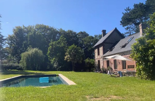 Saint-Martin-aux-Buneaux House | Sublime fermette rénovée-Piscine chauffée-15 personnes a 3km Mer.