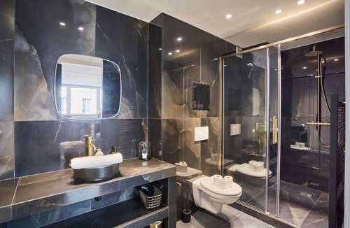 Necker Apartment | Sublime AC suite Luxembourg St Germain des Près