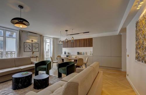 8th Arrondissement Apartment | Sublime Apartment Champs Elysées 8Guests 3Bdr