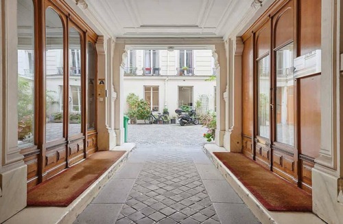 L'Europe Apartment | Sublime apartment in the center of Paris