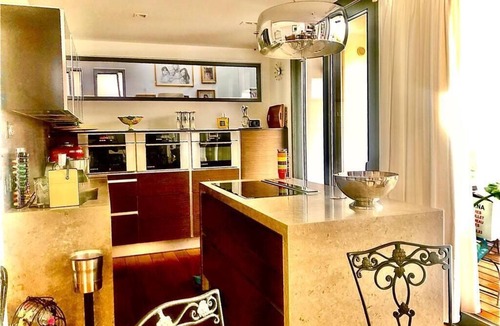 Frejus Villa | Sublime architect-designed villa close to beaches.