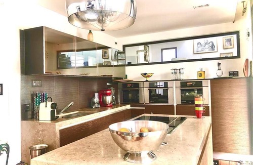 Frejus Villa | Sublime architect-designed villa close to beaches.