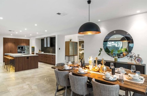 Rochedale House | Sublime Contemporary Designer Villa w/Pool