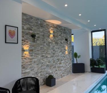 Porchefontaine Apartment | Sublime LOFT PISCINE Intérieure VERSAILLES