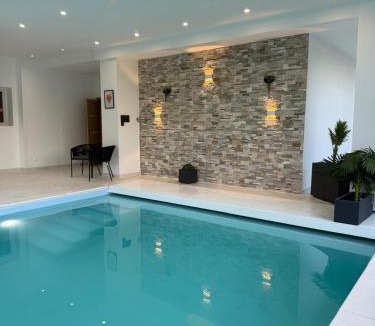 Porchefontaine Apartment | Sublime LOFT PISCINE Intérieure VERSAILLES
