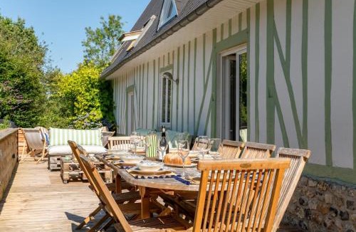 Triqueville Villa | Sublime Longère Le Garden, 10 voyageurs, 2 terrasses, terrain de Basket