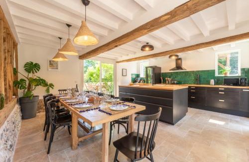 Triqueville Villa | Sublime Longère Le Garden, 10 voyageurs, 2 terrasses, terrain de Basket