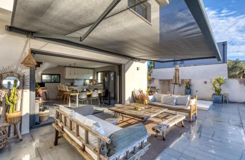 Mauguio Villa | Sublime Maison Moderne avec piscine