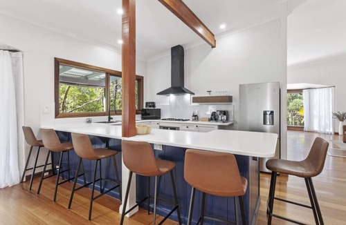 Leura House | Sublime Mountains Escape: Luxury & Serenity