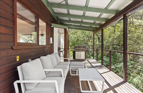 Leura House | Sublime Mountains Escape: Luxury & Serenity