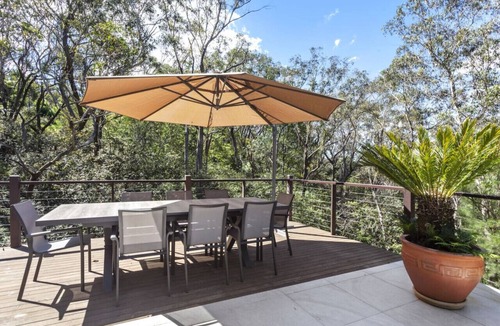 Leura House | Sublime Mountains Escape: Luxury & Serenity