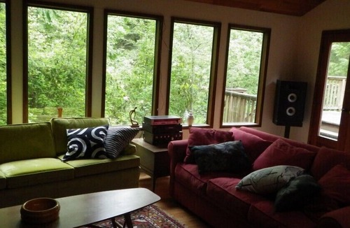 Adelma Beach Cabin | Sublime Port Townsend Retreat