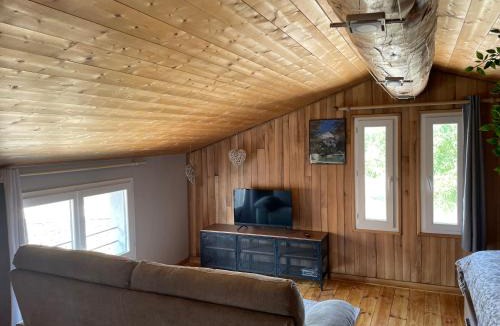 Montlaur-en-Diois House | Sublime studio de caractère ,50 m2 climatisé .